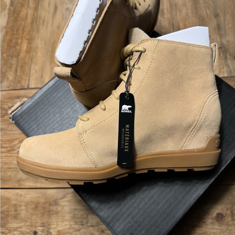 Sorel Light Tan Ankle Booties